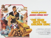 007:金枪人电影海报